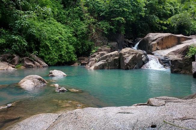 Khu du lịch Suối Tiên với nhữnɡ thác nước tuyệt đẹp