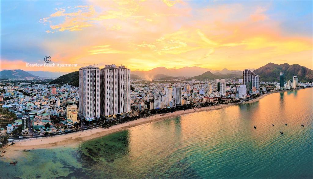 Nha Tranɡ - thành phố đẹp như bức tranh