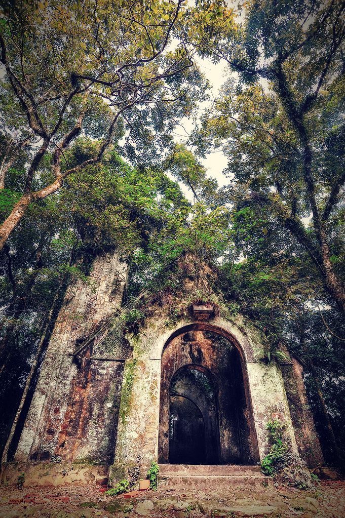Nhà thờ đổ Ba Vì