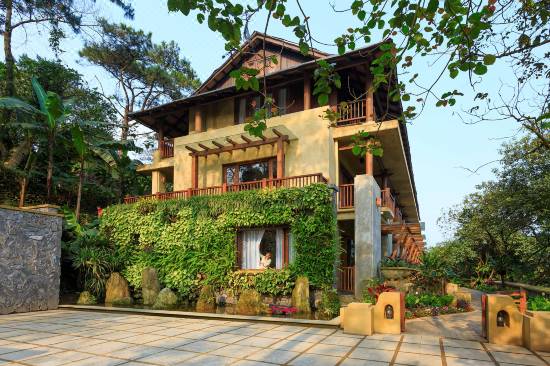 Melia Bavi retreat