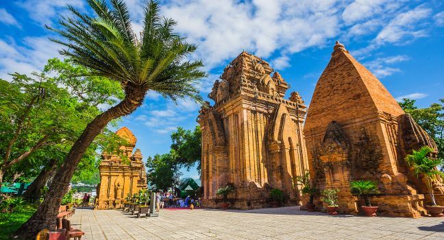 Tháp bà ponagar tuyệt đẹp