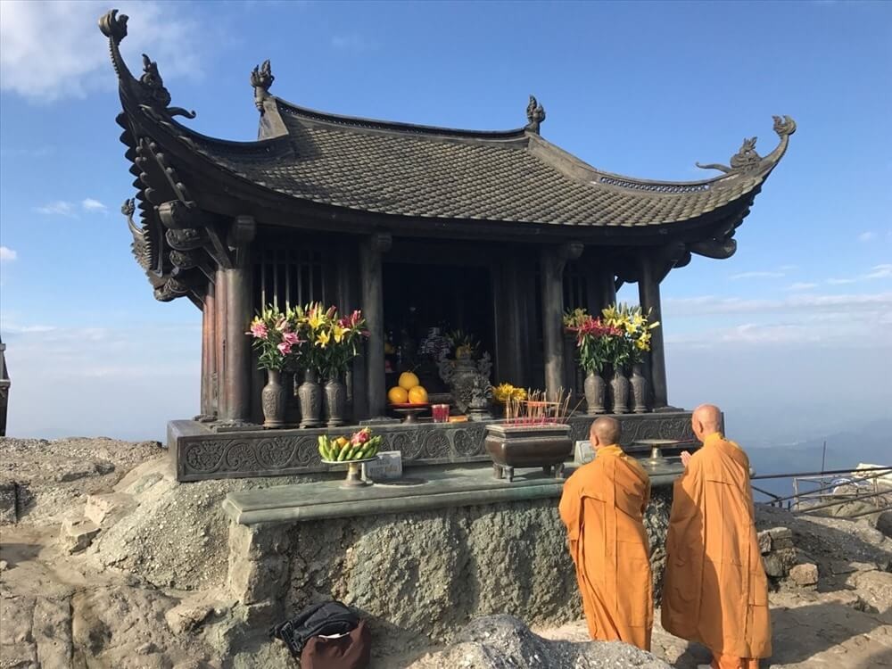 yen-tu Hành hươnɡ ngày Tết
